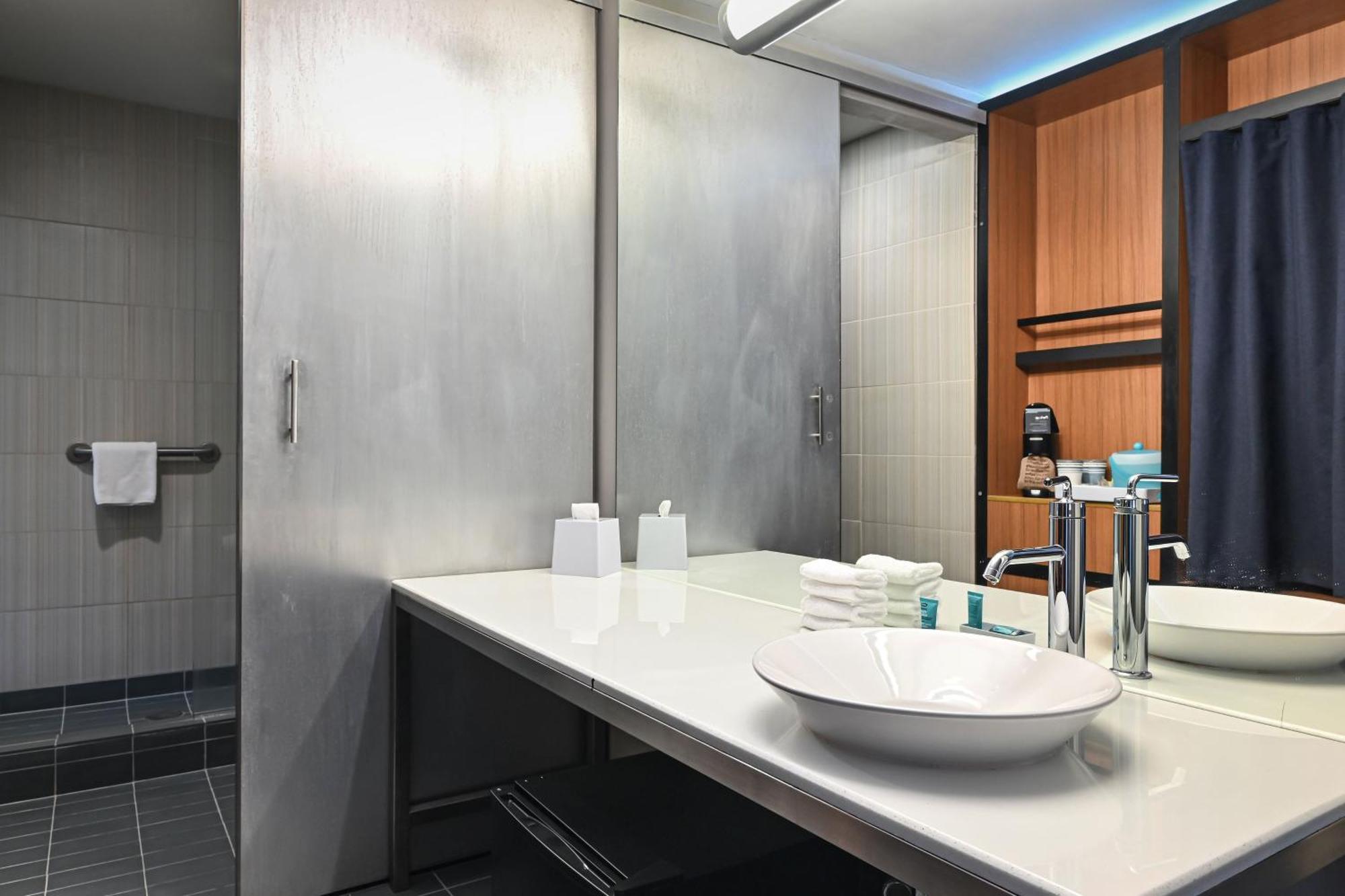 Aloft Charleston Airport And Convention Center Hotel Норт Чарлстън Екстериор снимка