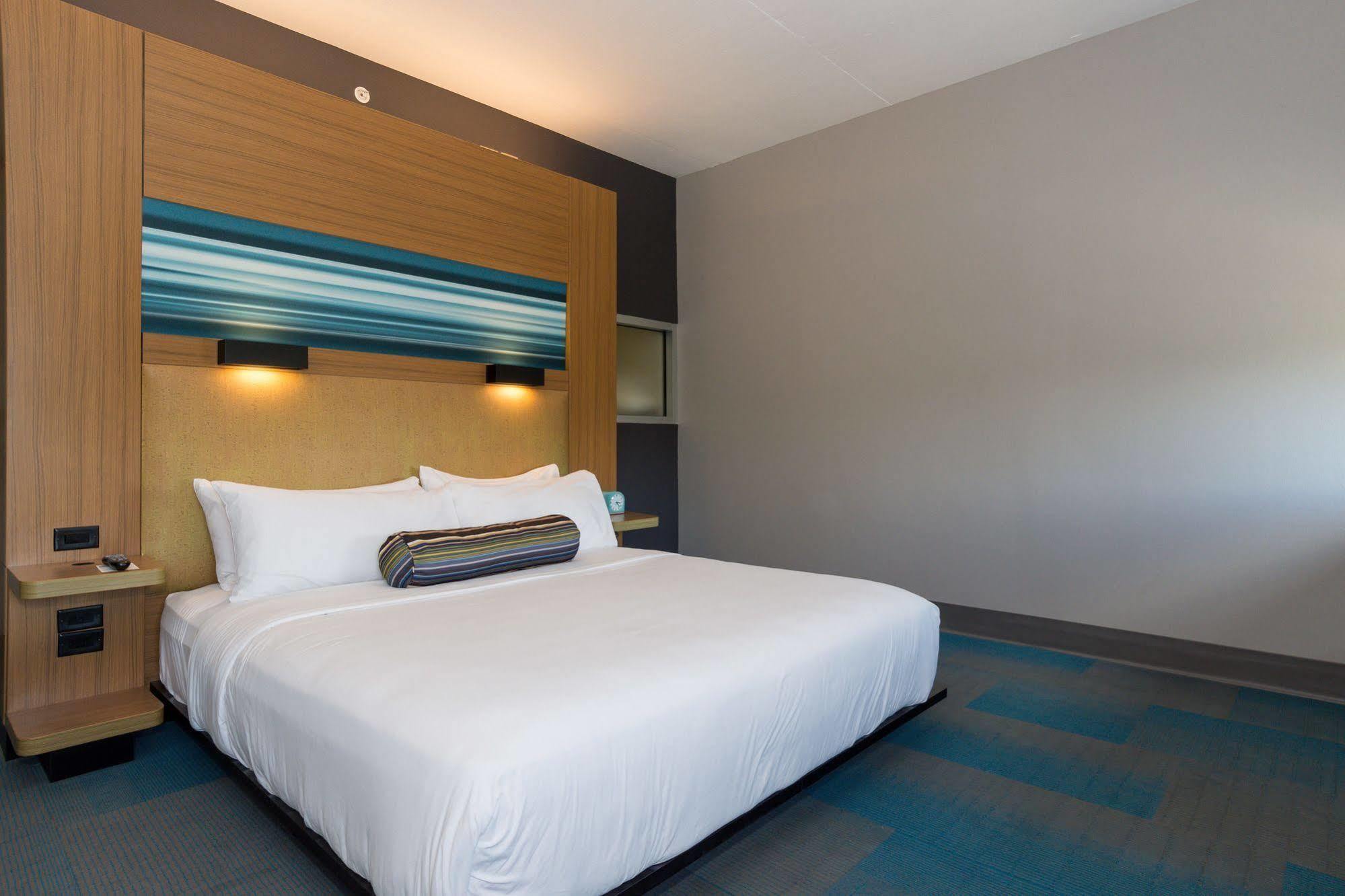 Aloft Charleston Airport And Convention Center Hotel Норт Чарлстън Екстериор снимка